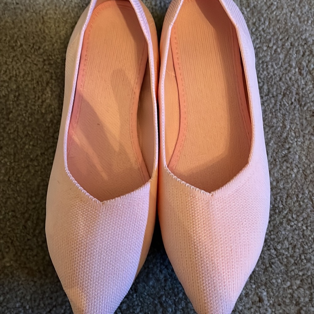 Pink shoes like Rothy’s - Picture 3 of 4